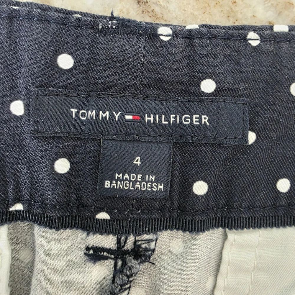 TOMMY HILFIGER Womens Sz 4 Navy Blue Polka Dot Casual Shorts